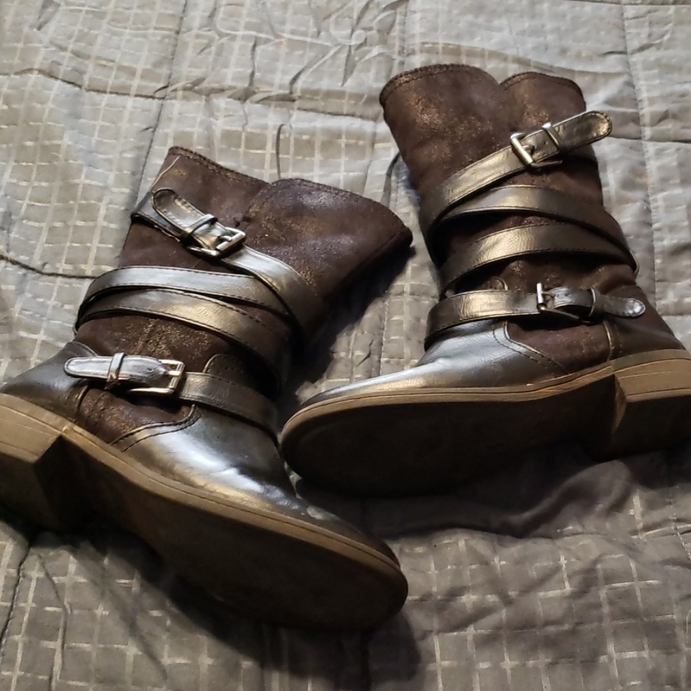 Black wrap moto boot